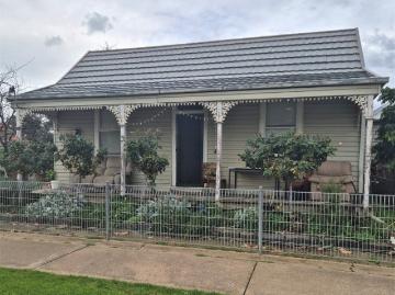 WRITE YOUR OWN STORY HERE! front property of 131 HIGH STREET AVOCA
