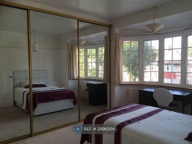 Wricklemarsh Road, London SE3, 4 bed semi detached house to rent, £2,650 pcm | PrimeLocation
