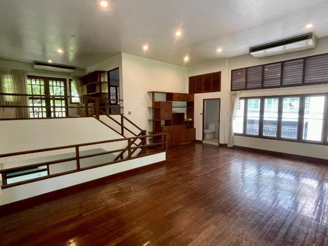 WS7751 ให้เช่า Rare Garden House ใกล้ BTS เพลินจิต เพียง 130,000 บาท/เดือน