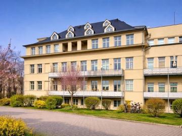 PROVISIONSFREI BEZUGSFREIE 2 RAUMWOHNUNG MIT EINBAUKÜCHE