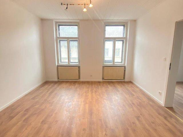 Wundervoll 2,5 Zimmer Altbauwohnung in zentraler Lage!