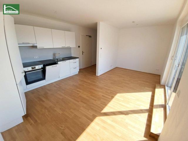 Wundervolle 2 Zimmer Wohnung mit großer privater Außenfläche