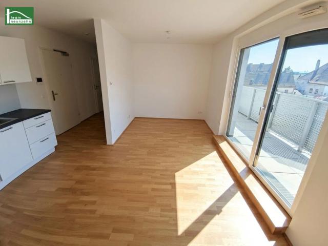 Wundervolle 2 Zimmer Wohnung mit großer privater Außenfläche