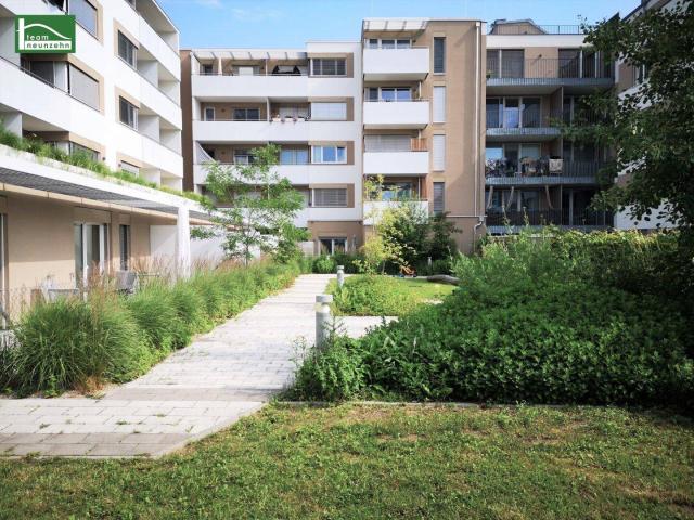 Wundervolle 2 Zimmer Wohnung! Moderne Ausstattung und private Außenfläche hofseitig!