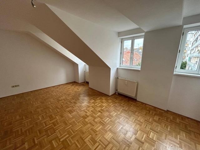Wundervolle Dachgeschosswohnung mit Klima neben dem Augarten zu vermieten!