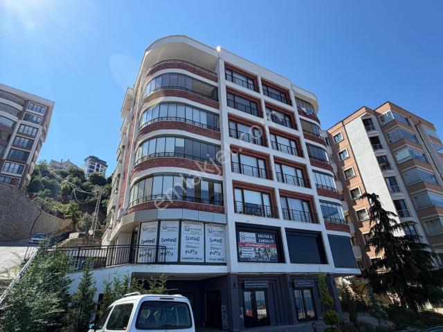 Wunder Gayrimenkul Ve Yatırım'dan Karşıyaka'da Kiralık 3+1 Daire