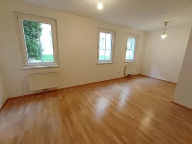 Wunderbar geschnittene, helle 1 Zimmer Wohnung im 5.Bezirk nächst Reinprechtsdorfer Straße!
