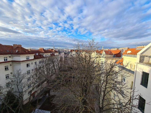Wunderbare Dachgeschoss Maisonette mit Terrasse nahe zum Bahnhof Meidling!