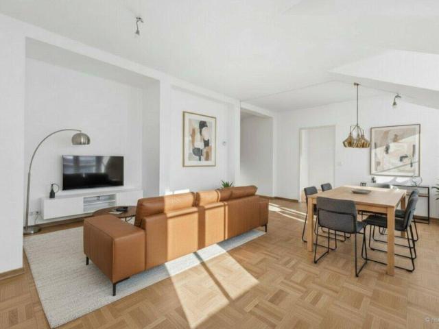 Wunderbare Dachgeschoßwohnung mit Freifläche SERVITENVIERTEL