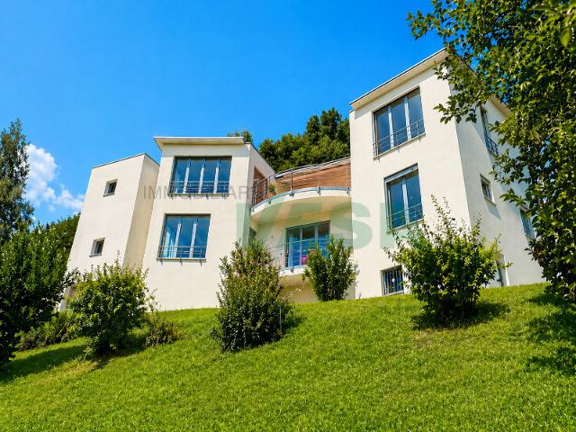 Wunderbare Liegenschaft mit Villa, romantischem Rustico und Bauland