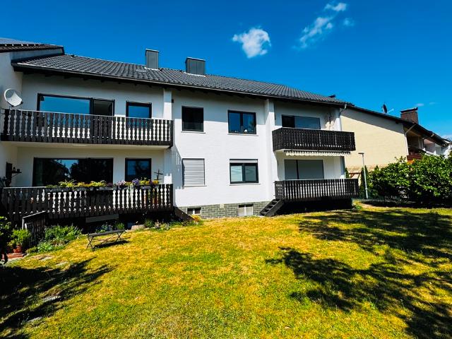 Wunderbare Single Wohnung: frisch renoviert und mit Feierabendbalkon