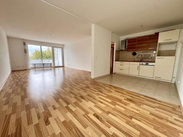 Wunderbare Wohnung in Frankfurt Ost mit tollem Blick auf die Skyline
