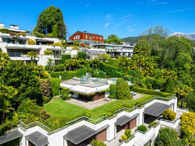 Wunderbares 6,5 Zimmer Penthouse mit schöner Seesicht und Privatgarten