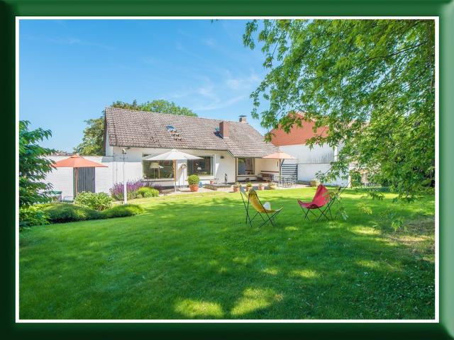 Wunderbares Einfamilienhaus am Park mit superschönem, großen Garten