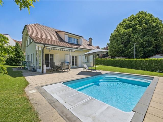 Wunderbares Haus mit schönem Garten und Schwimmbad