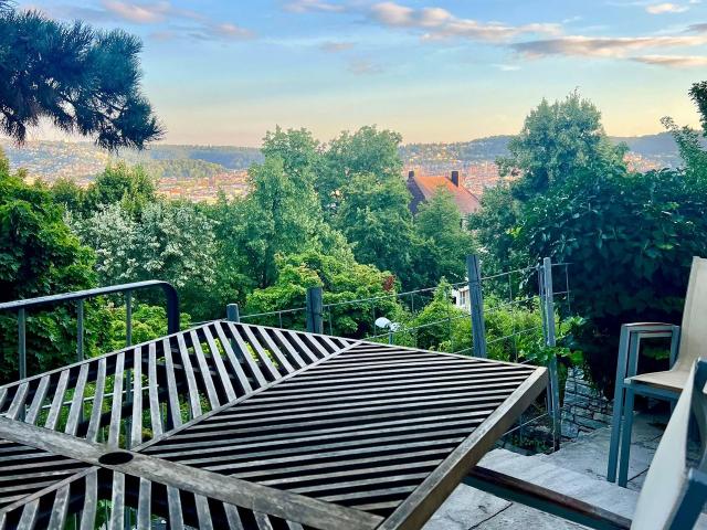 Wunderschön: 3,5 Zimmer mit Blick am Killesberg, Stuttgart Amsterdam Apartments for Rent