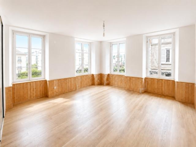 Wunderschön und hell renoviert – 3,5 Zimmer im ersten Stock