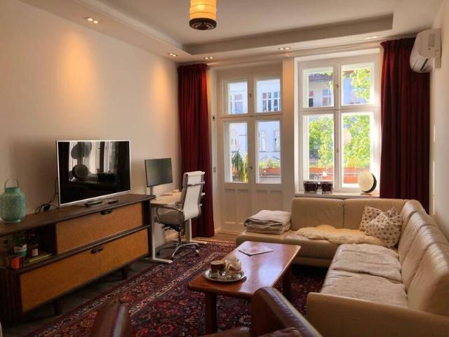 Wunderschön möblierte Wohnung/ Beautifully furnished apartment with A/C 2 Jahre, +Option 2 Jahre
