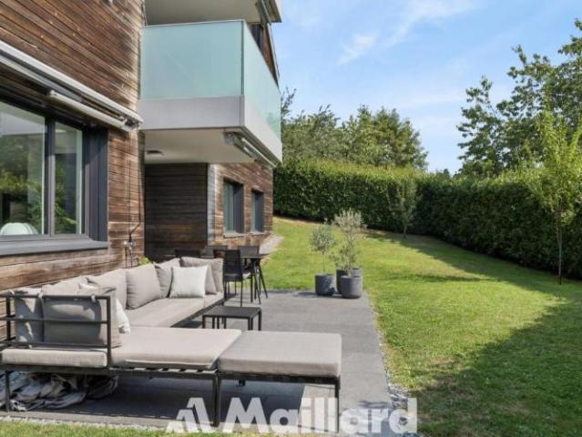 Wunderschöne 3.5 Zimmer Wohnung mit Terrasse und grossem privatem Garten in Epalinges