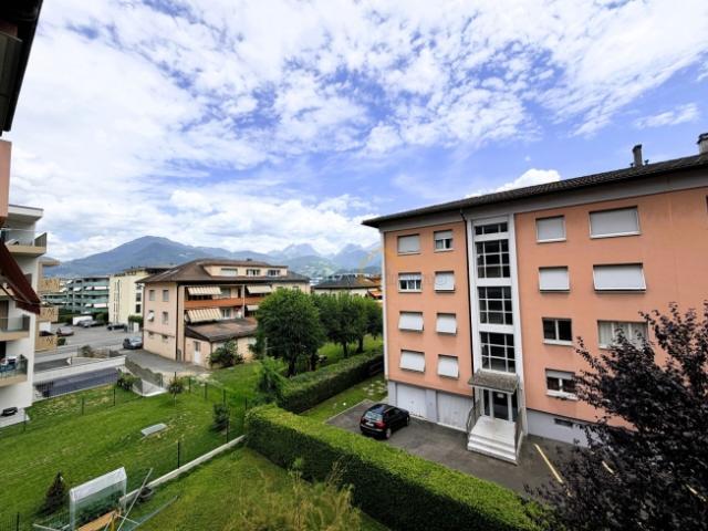 Wunderschöne 3,5 Zimmer Wohnung, Balkon, Aufzug