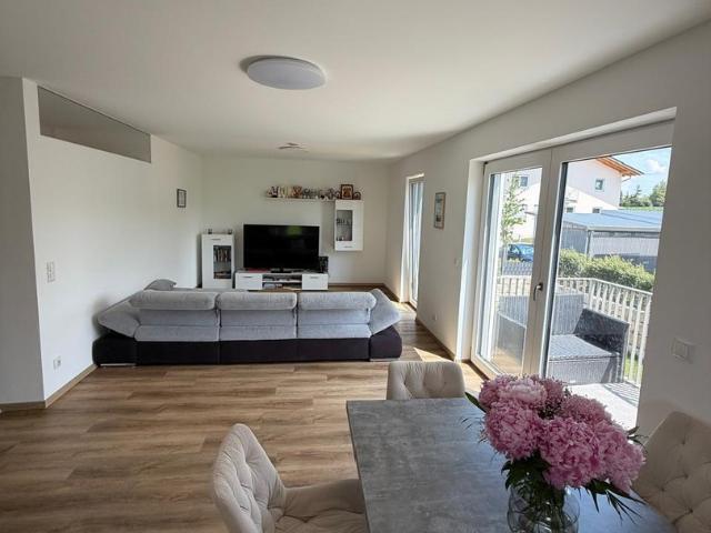Wunderschöne 3,5 Zimmer OG Neubauwohnung in Randlage in Heldenstein