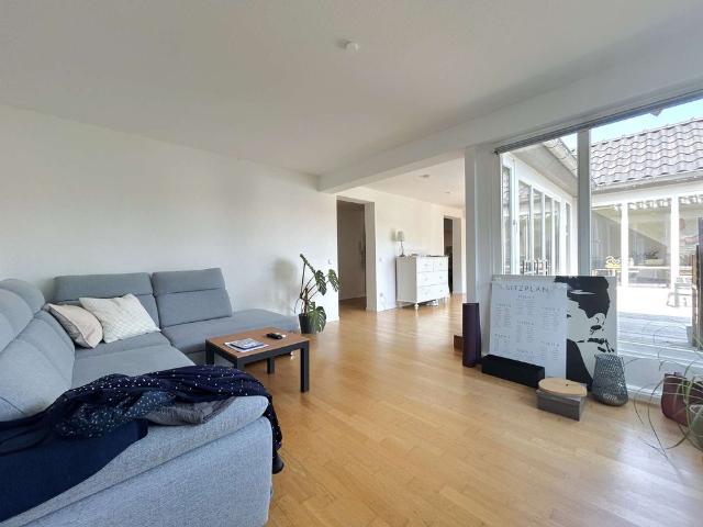 Wunderschöne 3 Zimmerwohnung mit Dachterrasse in der Südstadt!
