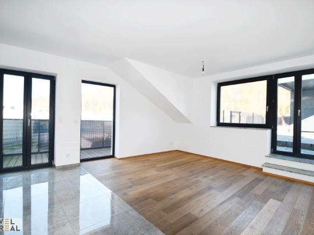 Wunderschöne 3 Zimmerwohnung mit großer Dachterrasse inklusive einem Tiefgaragenstellplatz