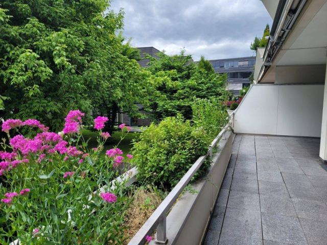 Wunderschöne 3 Zimmerwohnung in zentraler Lage mit herrlicher Terrasse!