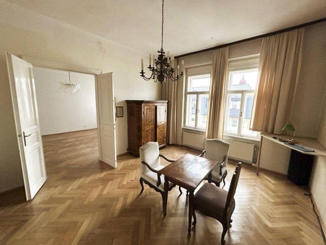 Wunderschöne 3 Zimmer Altbauwohnung in Geidorf!