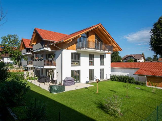 Wunderschöne 3 Zimmer Erdgeschosswohnung mit großem Garten