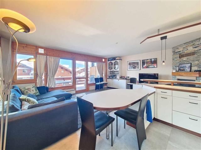 WUNDERSCHÖNE 3 ZIMMER WOHNUNG 100 M² – ZENTRAL UND RUHIG