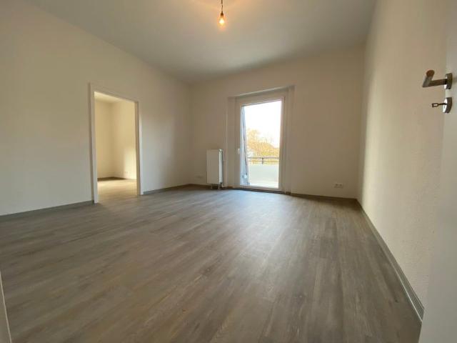 Wunderschöne 3 Zimmer Wohnung: Bezugsfertig & renoviert