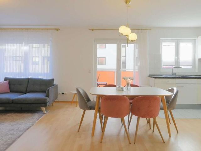 Wunderschöne 3 Zimmer Wohnung in der Südstadt mit Tiefgaragenstellplatz, 2 Balkonen und Aufzug, Hannover Amsterdam Apartments for Rent