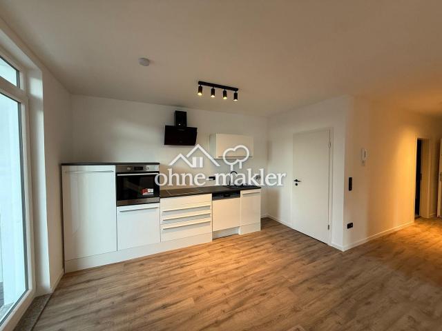 Wunderschöne 3 Zimmer Wohnung in Hof mit Balkon und Küche