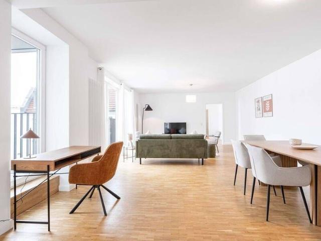 Wunderschöne 3 Zimmer Wohnung in Mitte voll möbliert