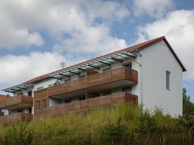 Wunderschöne 3 Zimmer Wohnung mit Küche, großem Balkon und Carportparkplatz geförderte Miete 3 Zimmer