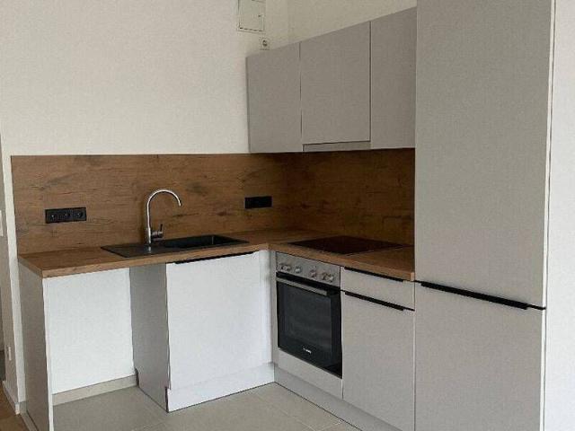 Wunderschöne 1 Zimmer Wohnung Hellem Zimmer & moderner Ausstattung im Three Berlin!