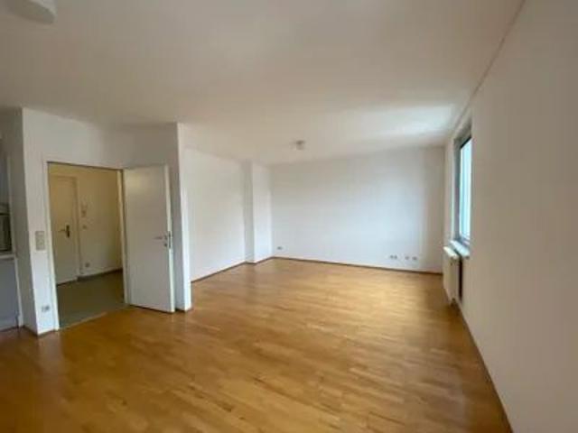 Wunderschöne 1 ZIMMER Wohnung mit Küche! KEINE ZUSÄTZLICHEN KOSTEN