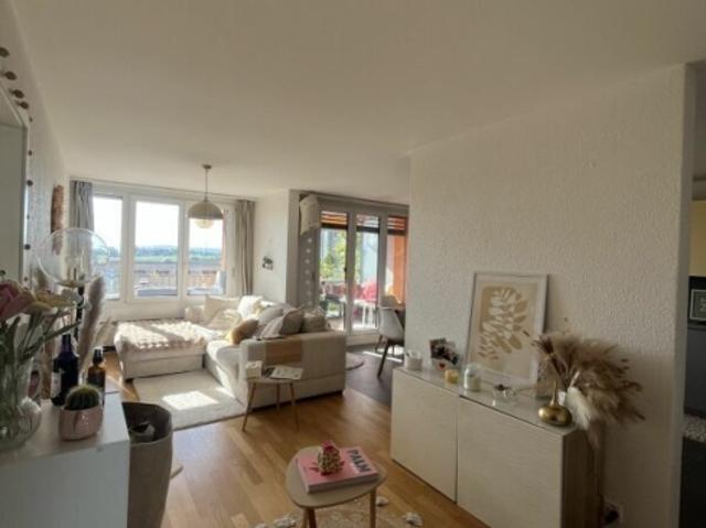 Wunderschöne 2,5 Zimmer Wohnung in einer ruhigen Gegend