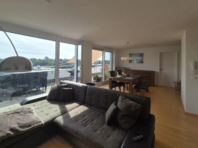 Wunderschöne 2,5 Zimmer Penthouse Wohnung mit großem Balkon und Tiefgarage in Stuttgart Vaihingen
