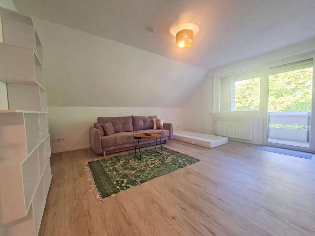 Wunderschöne 2 Zi. Whg. mit Balkon im Herzen von Ense