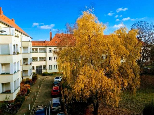 Wunderschöne 2 Zi Altbau Whg in Berlin Tempelhof zu verkaufen