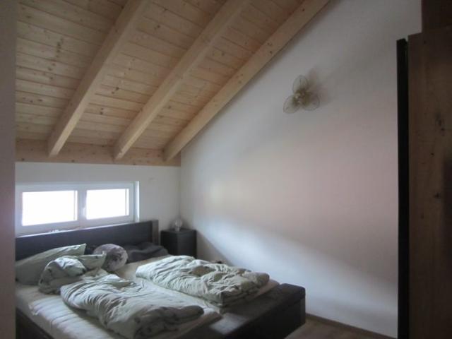 Wunderschöne 2 Zimmerwohnung mit großen Balkon offener Dachstuhl im KfW 55 Standard