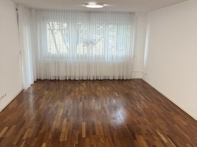 Wunderschöne 2 Zimmerwohnung in der Bestlage in Stuttgart West direkt an der U Bahn
