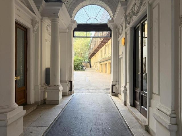 Wunderschöne 2 Zimmer Altbauwohnung mit Flair UNBEFRISTET / Beautiful 2 Room Apt. in Century Building with flair UNLI. RENT /