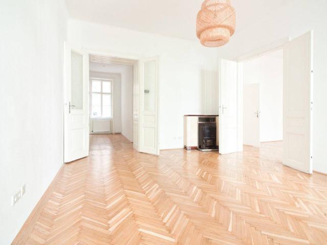 Wunderschöne 2 Zimmer Altbauwohnung mit separater Küche | TOP Lage | U Bahn Nähe | Innenhof
