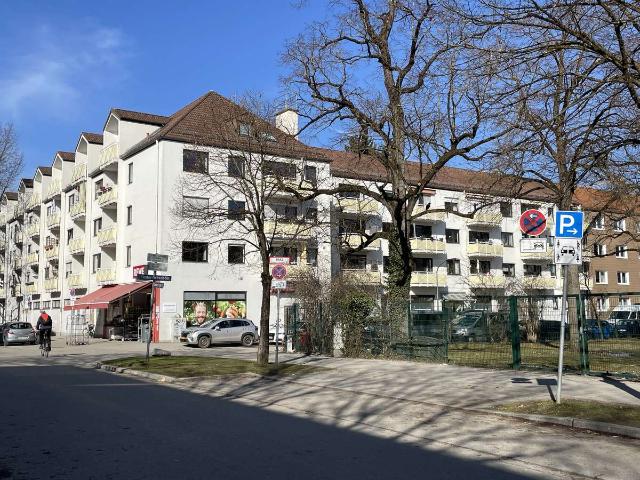 Wunderschöne 2 Zimmer Wohnung in Berg am Laim mit optimaler U Bahn Anbindung