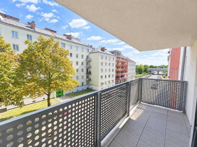 Wunderschöne 2 Zimmer Wohnung mit Balkon in bester Lage des 11. Bezirks!