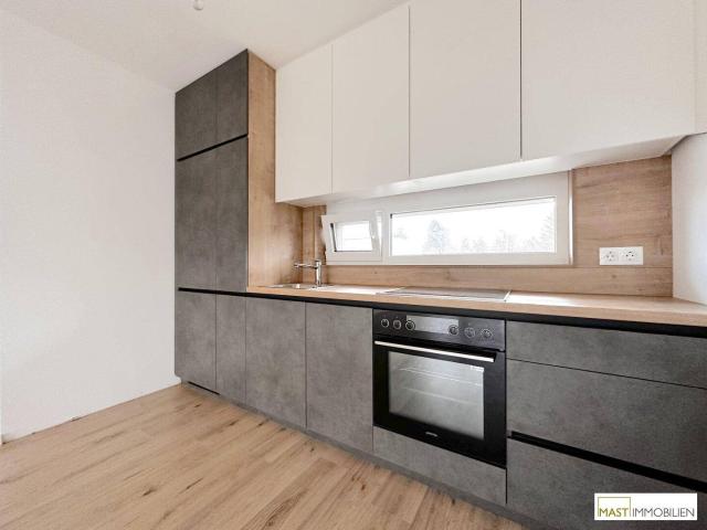 Wunderschöne 2 Zimmer Wohnung mit Balkon und Stellplatz!