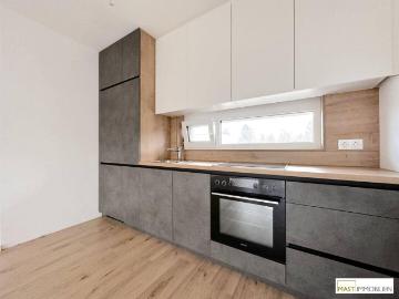 Wunderschöne 2 Zimmer Wohnung mit Balkon und Stellplatz!